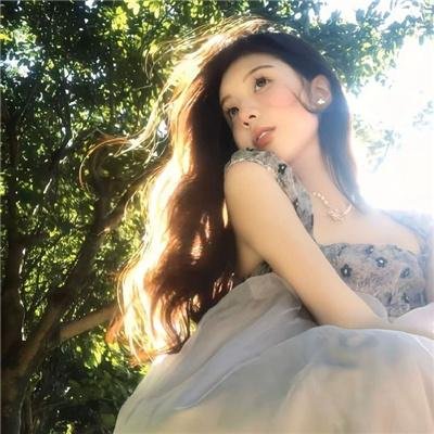 女服务员
